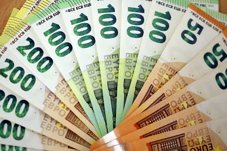1200 euro in biljetten voor zelfstandigenaftrek
